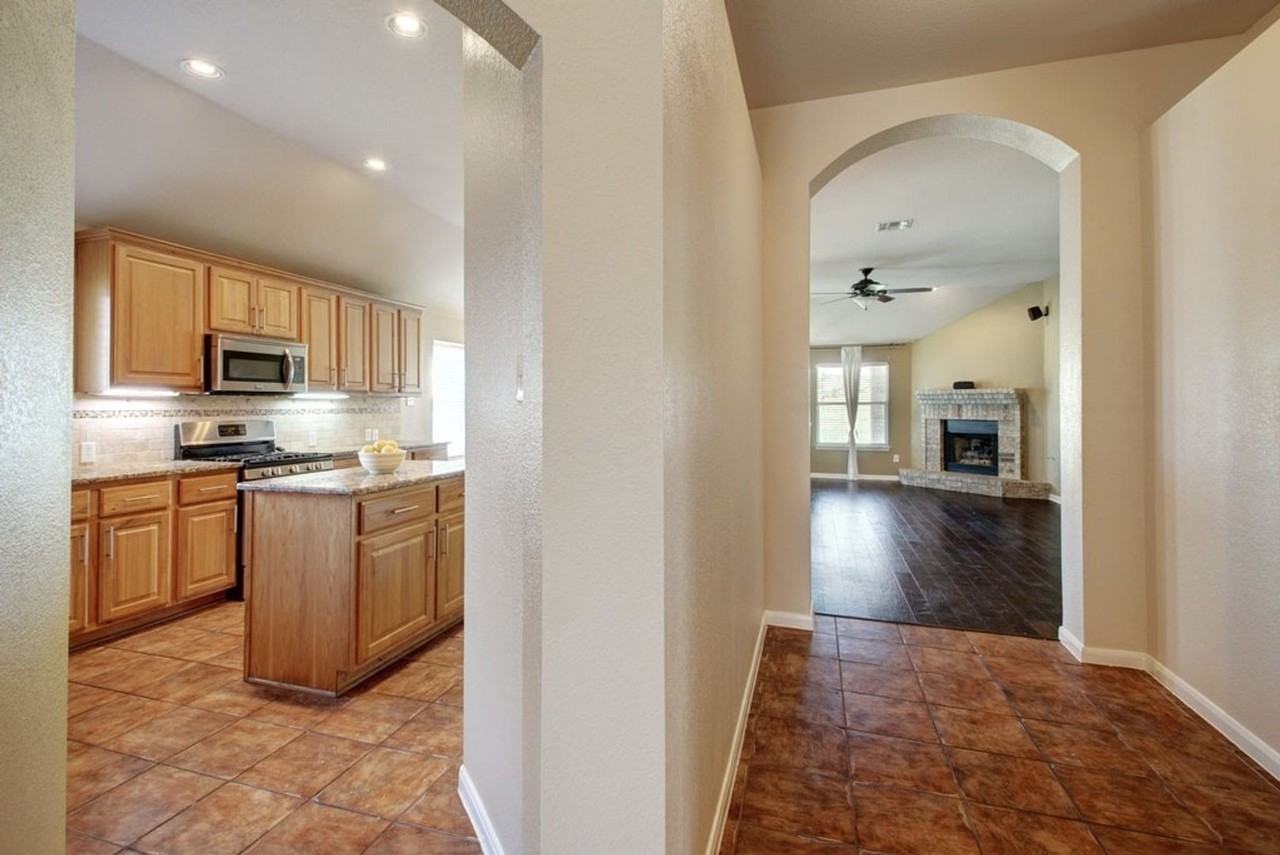 19704 Vilamoura St - Photo 6 of 36