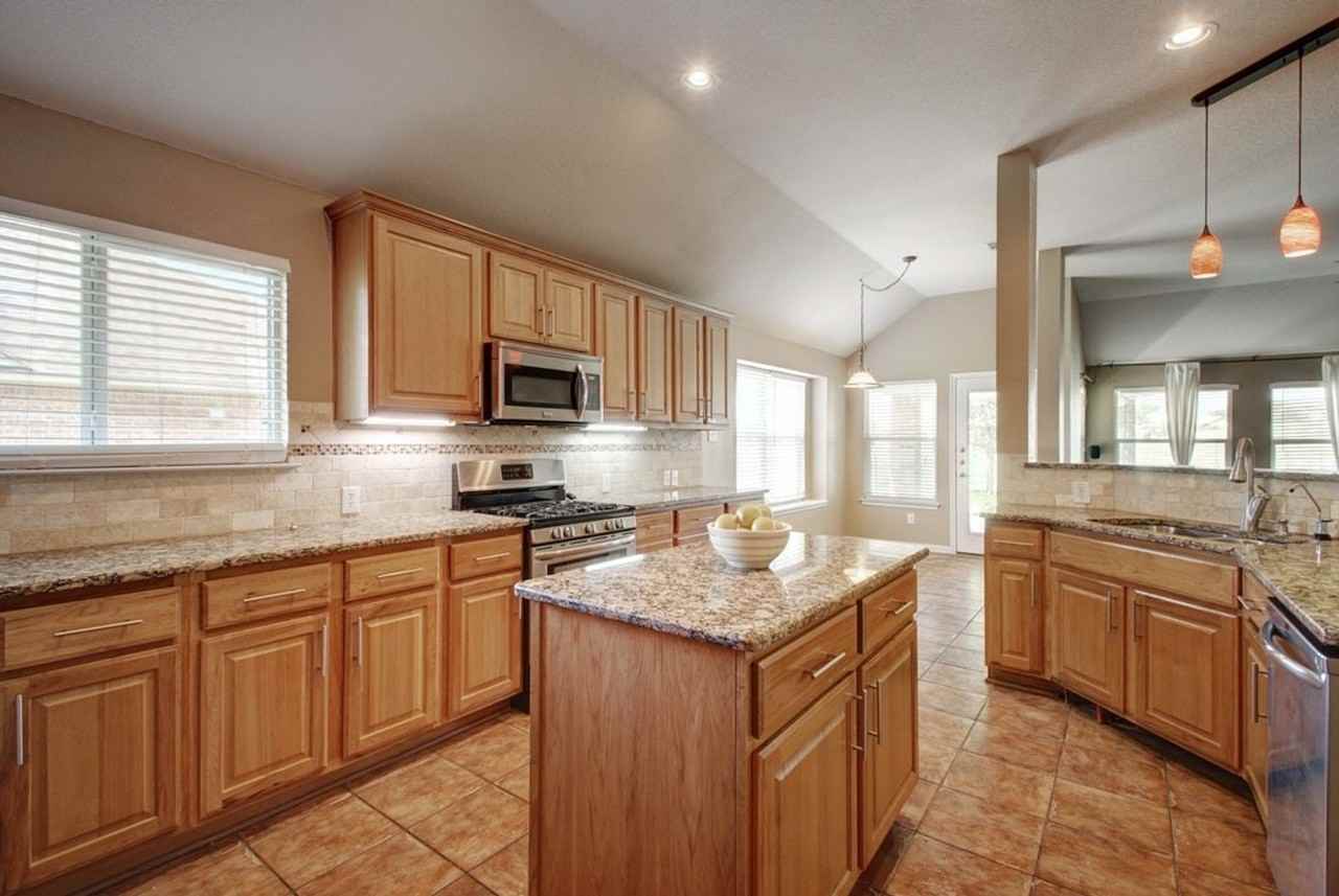 19704 Vilamoura St - Photo 7 of 36