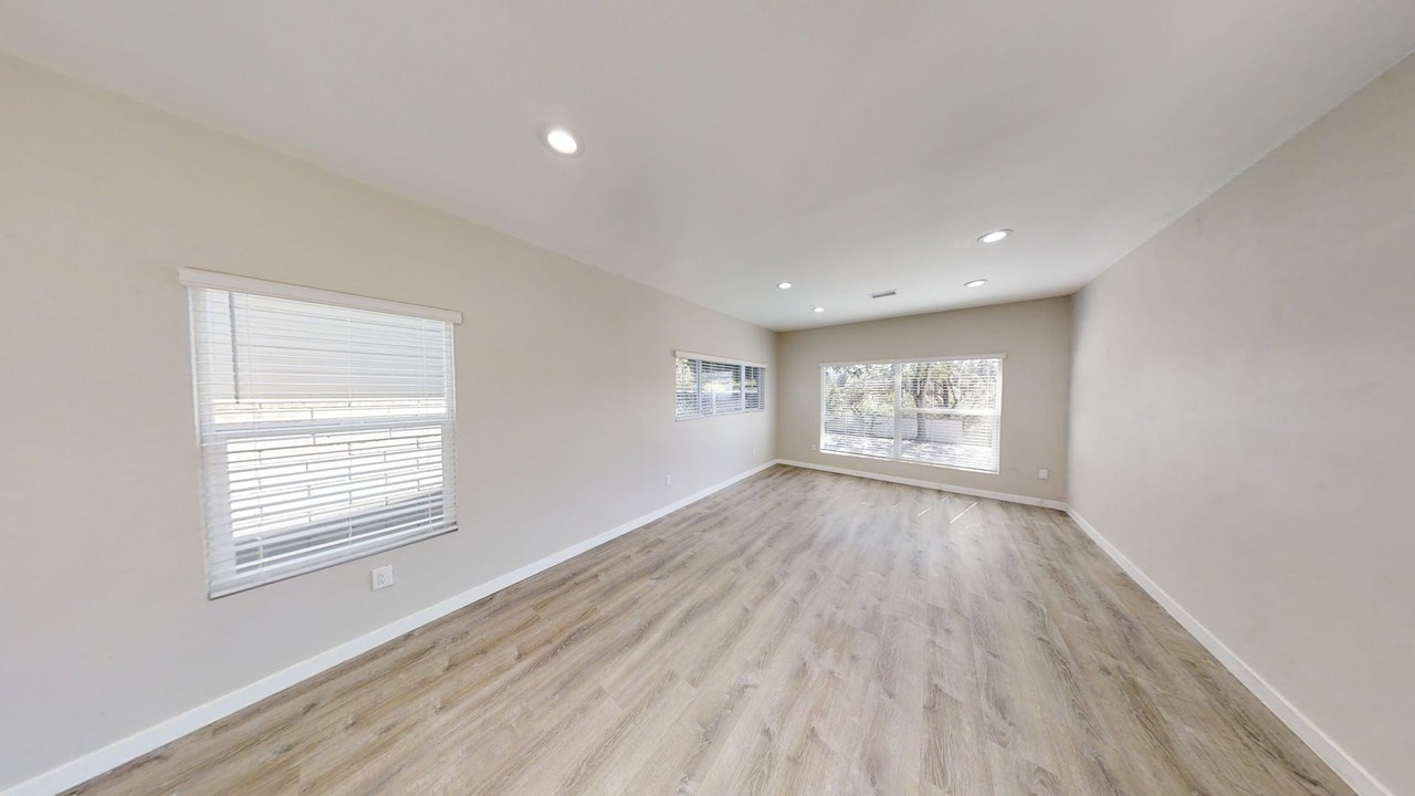 5336 5336 West Falls View Dr. & 5334 West Falls View Dr. - Photo 6 of 25