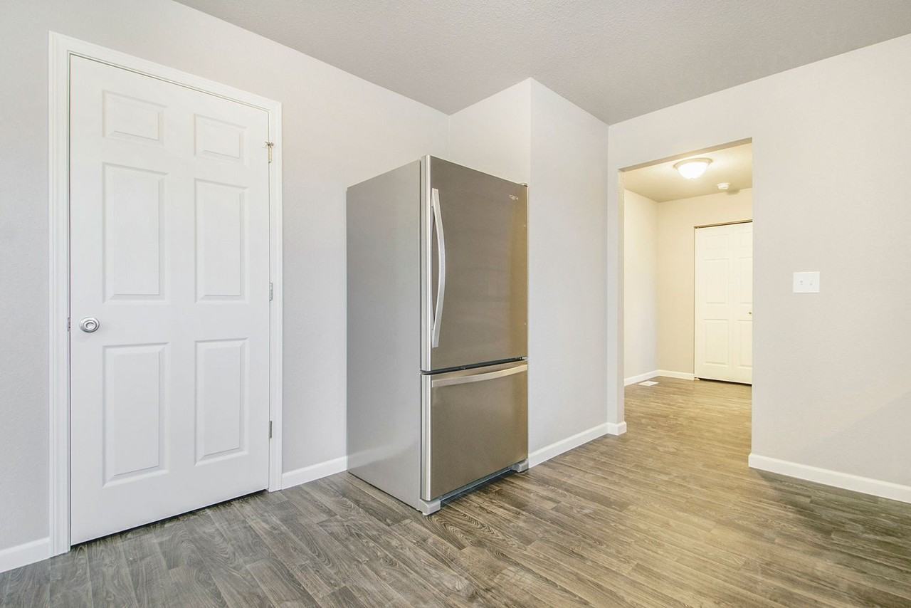 5638 Claremount St - Photo 4 of 28