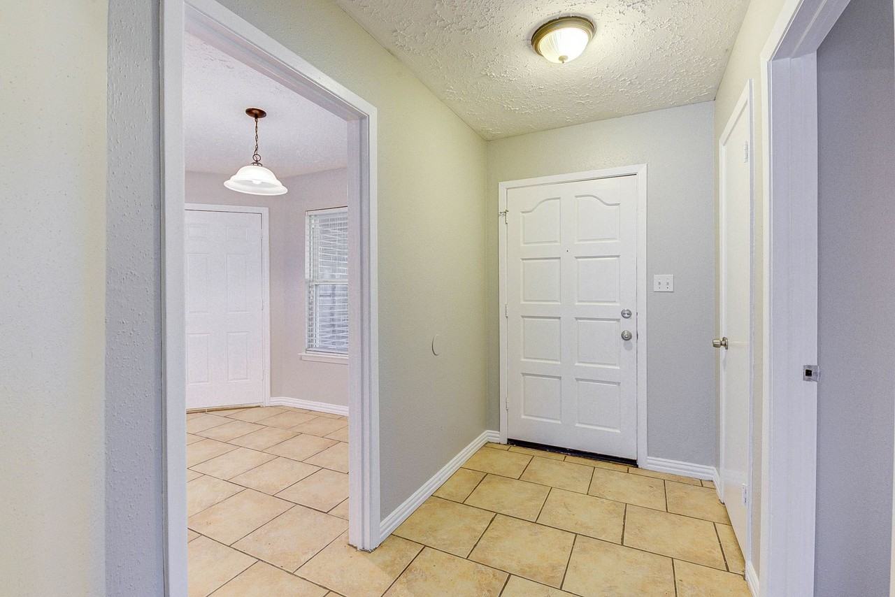 13610 Tara Oak Dr - Photo 3 of 20