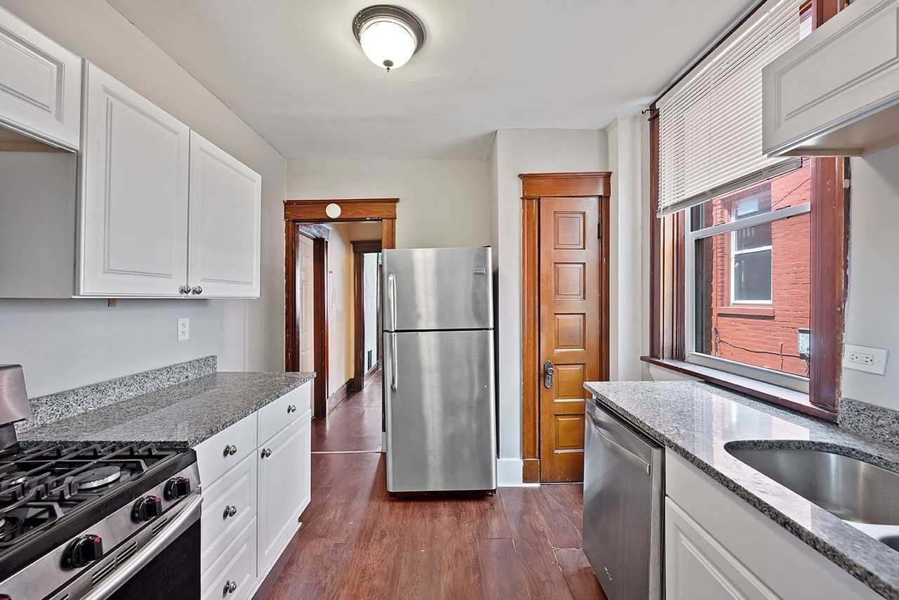 2353 Stratford Ave - Photo 5 of 22