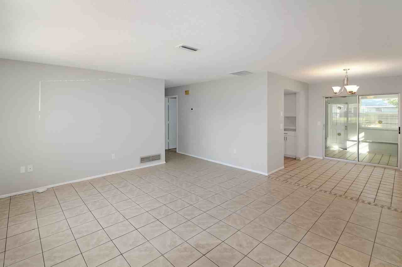 637 Everest Rd - Photo 3 of 11