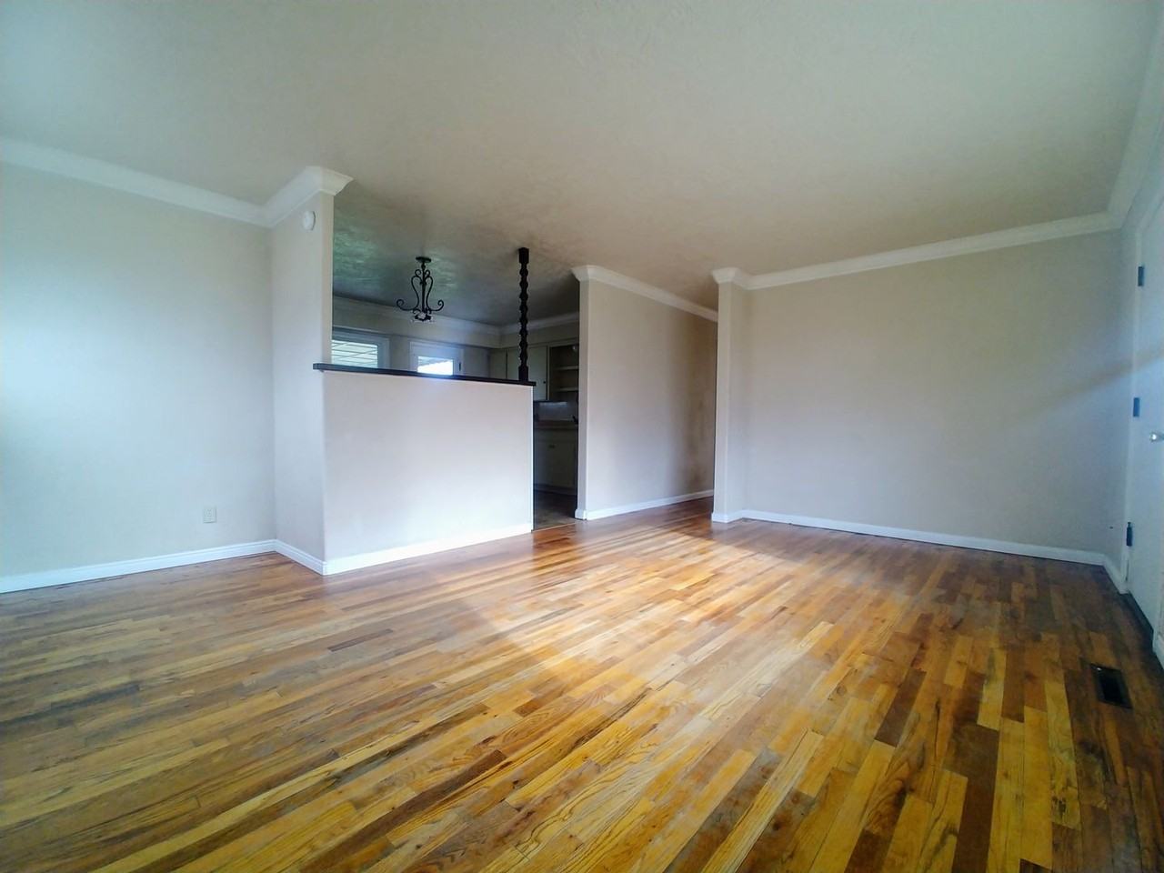 114 Palo Alto Dr - Photo 2 of 16