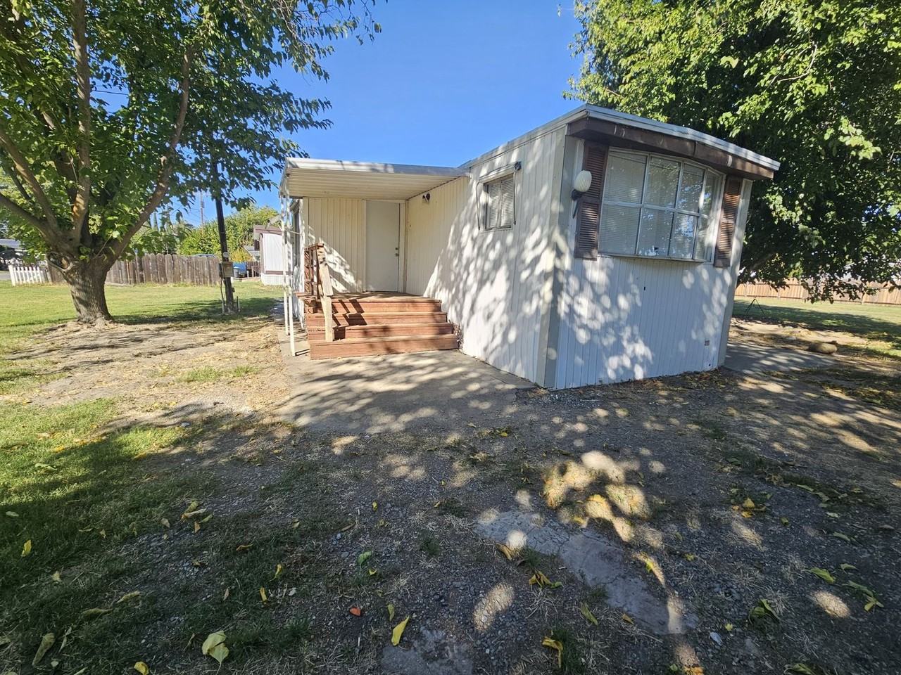 23110 Richfield Rd - Photo 2 of 16