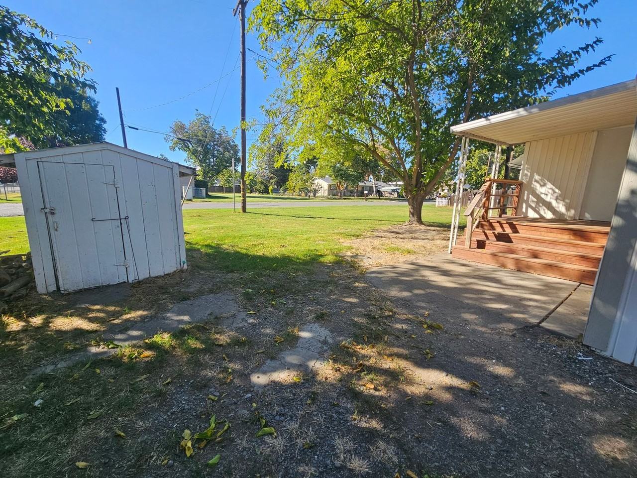 23110 Richfield Rd - Photo 3 of 16