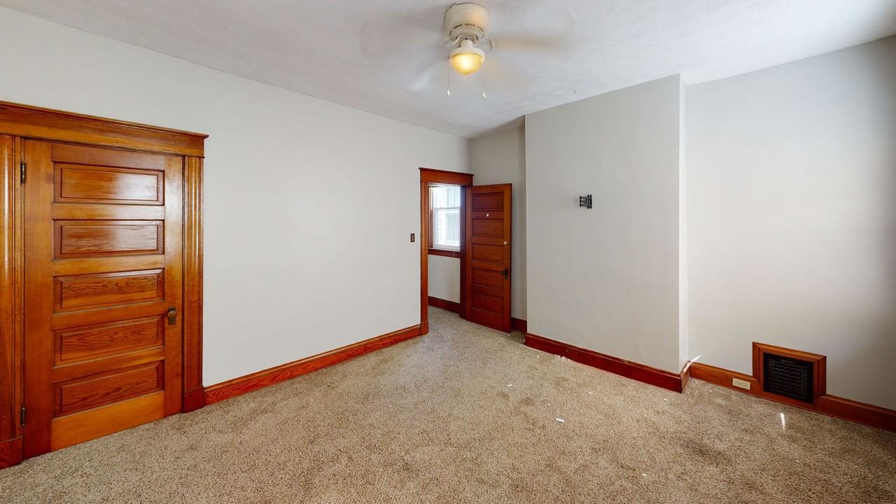 2337 Victor St - Photo 3 of 10