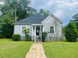 featured image of 201 Alford St