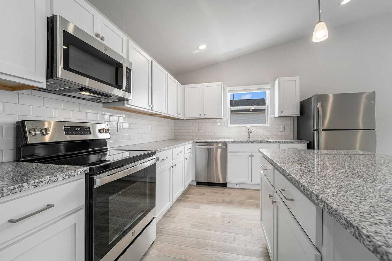 4447 Pine Creek Dr - Photo 3 of 29