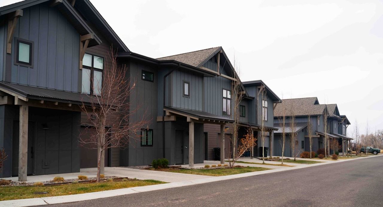 8532 S Caribou Ct - Photo 2 of 38