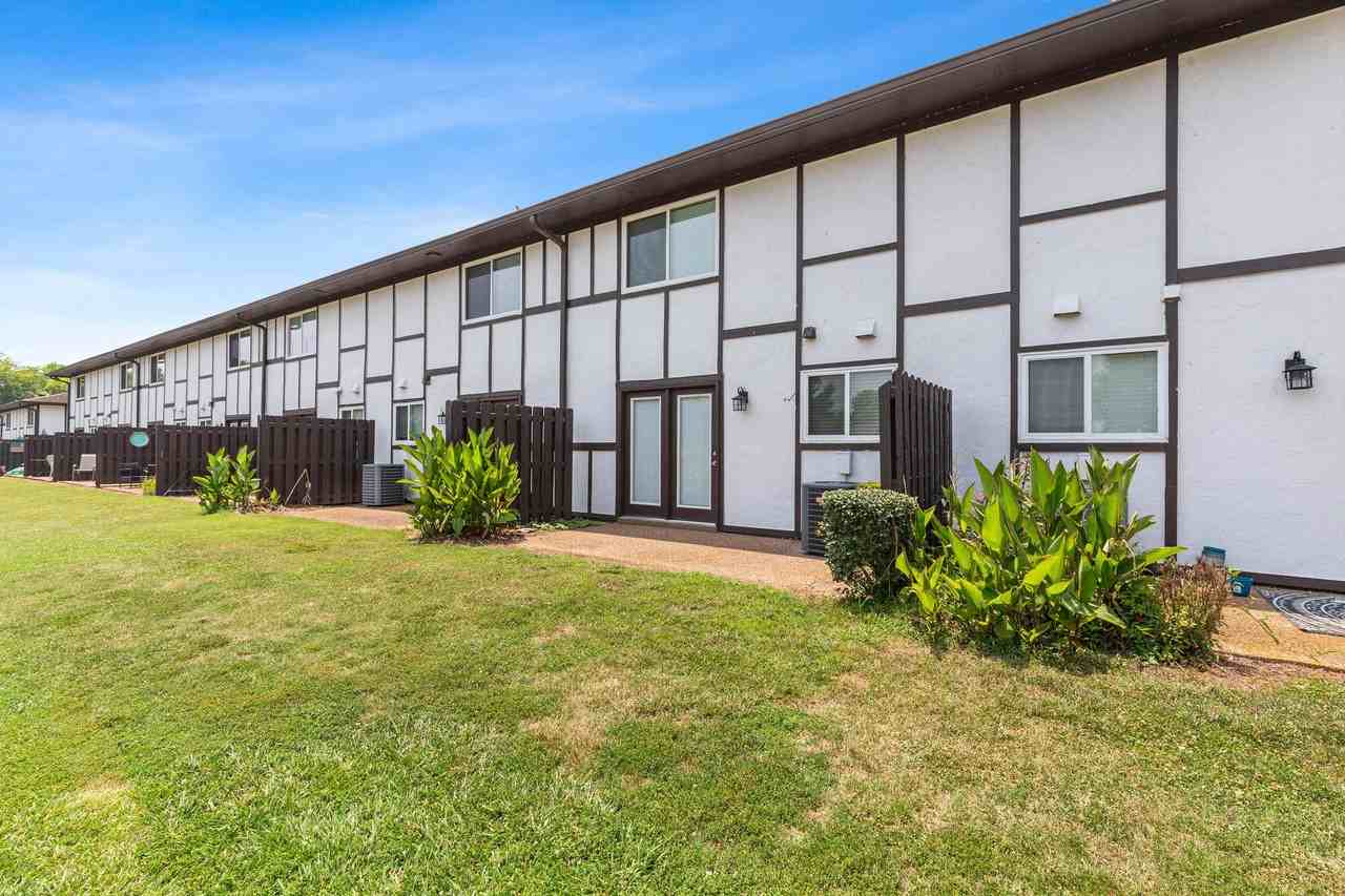 Nottingham Apartments - Photo 7 of 28