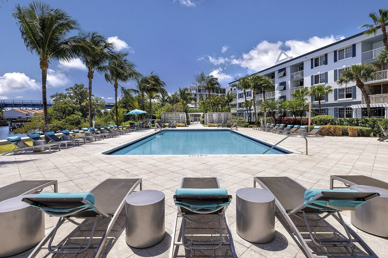 Bermuda Cay - Photo 2 of 37