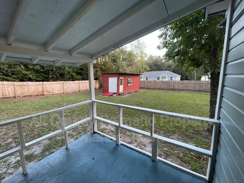 223 S Lucas St - Photo 4 of 9