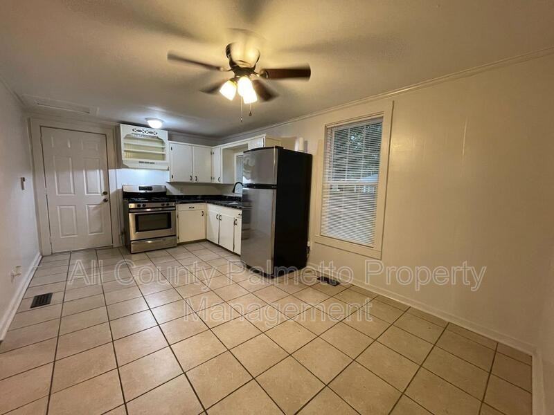 223 S Lucas St - Photo 7 of 9