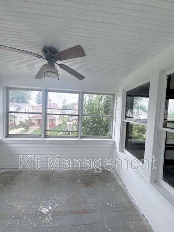 4158 Commonwealth Ave - Photo 4 of 26