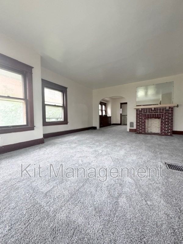 4158 Commonwealth Ave - Photo 5 of 26