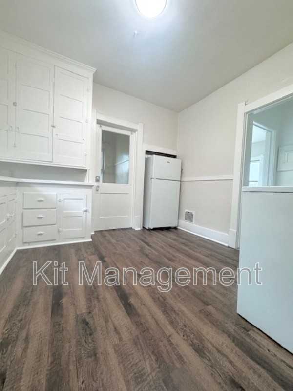 4158 Commonwealth Ave - Photo 7 of 26