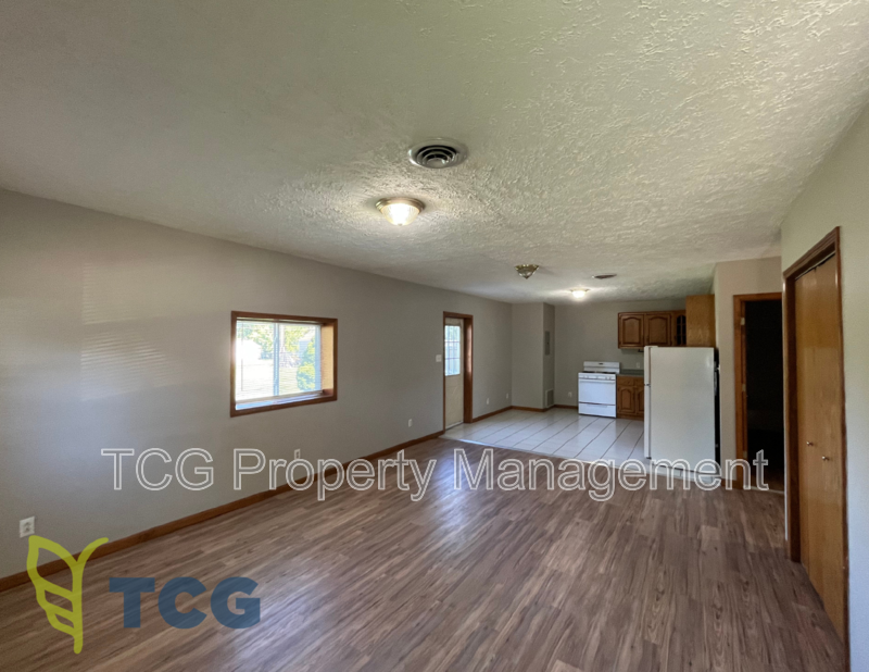 628 3rd Ave #A - Photo 2 of 9