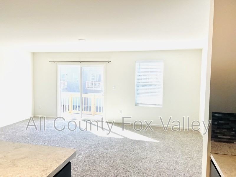 1480 Yosemite Way - Photo 5 of 20