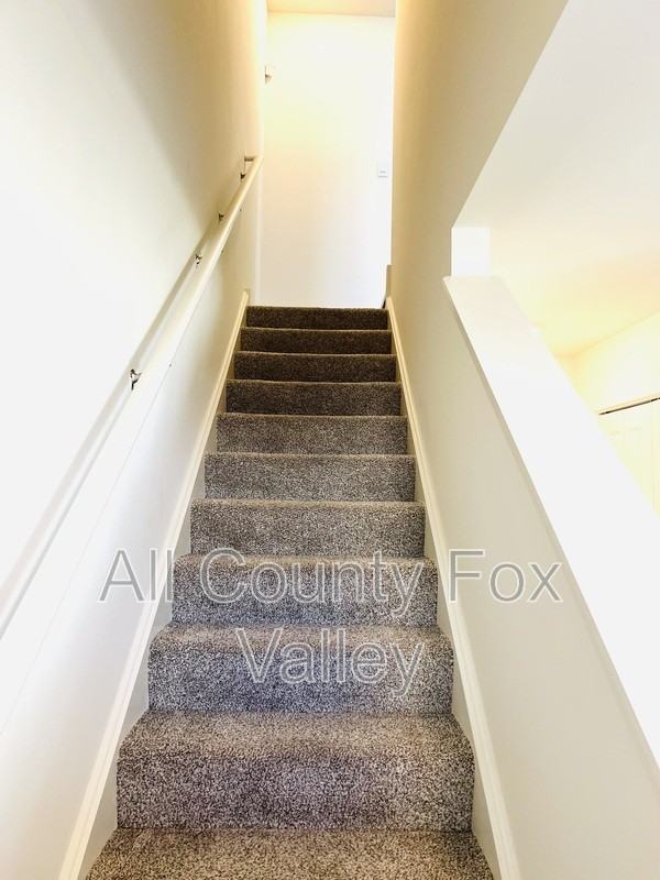 1480 Yosemite Way - Photo 6 of 20