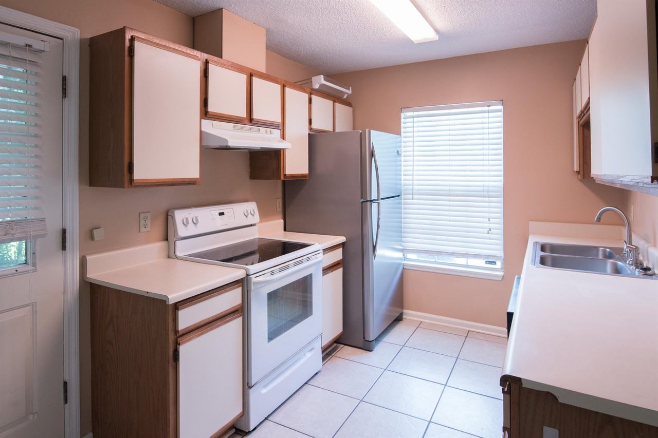 2792 Oak Park Court - Photo 2 of 16