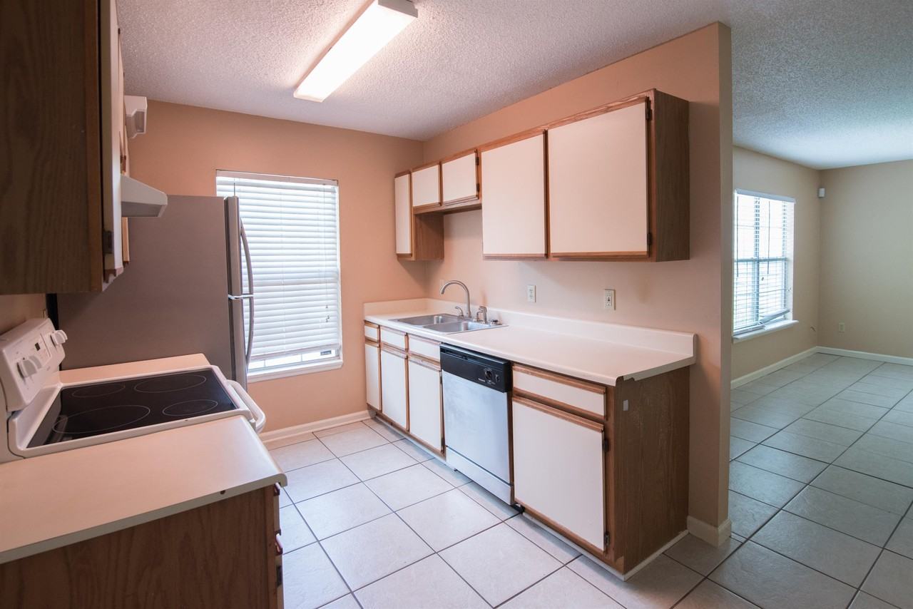 2792 Oak Park Court - Photo 3 of 16