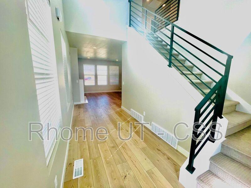 5066 W Elmfield Way - Photo 2 of 22