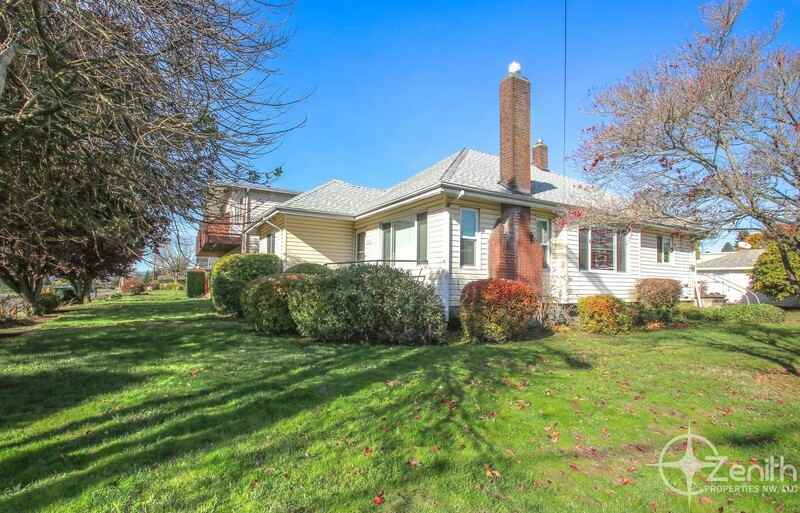 2626 E 6th St - Photo 2 of 20