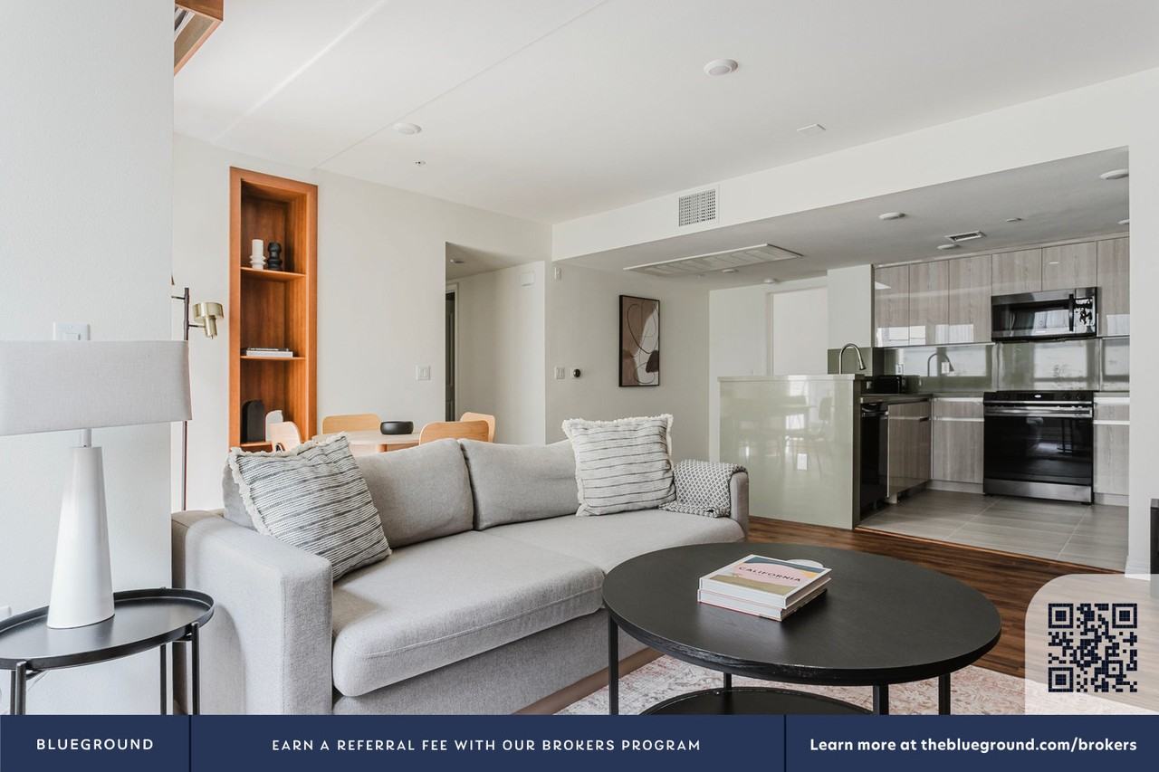 5240 Virginia Avenue - Photo 5 of 49