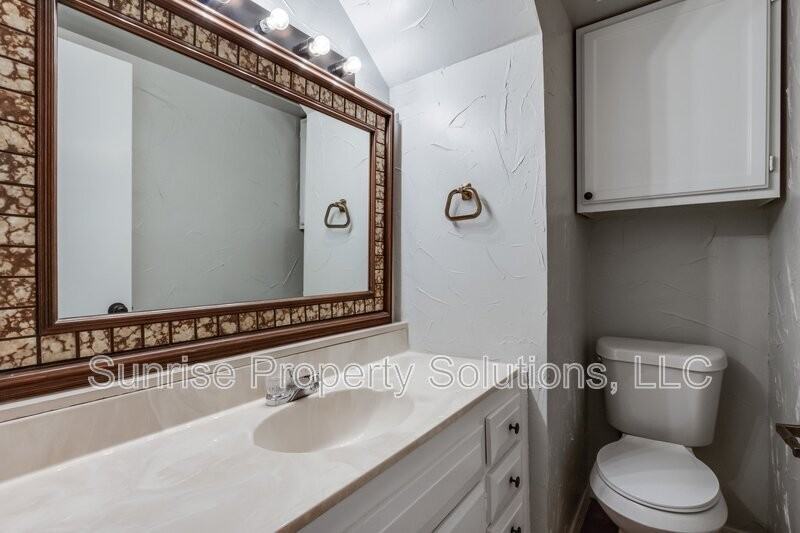 6708 N Meridian Ave #J - Photo 5 of 14