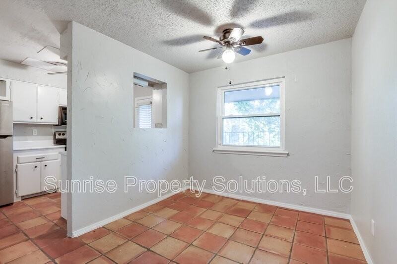 6708 N Meridian Ave #J - Photo 6 of 14