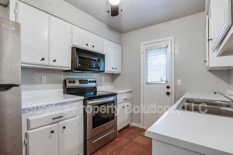 6708 N Meridian Ave #J - Photo 7 of 14