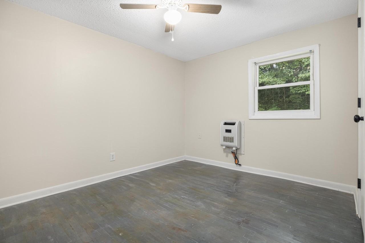 131 Captain Avenue - Photo 3 of 10