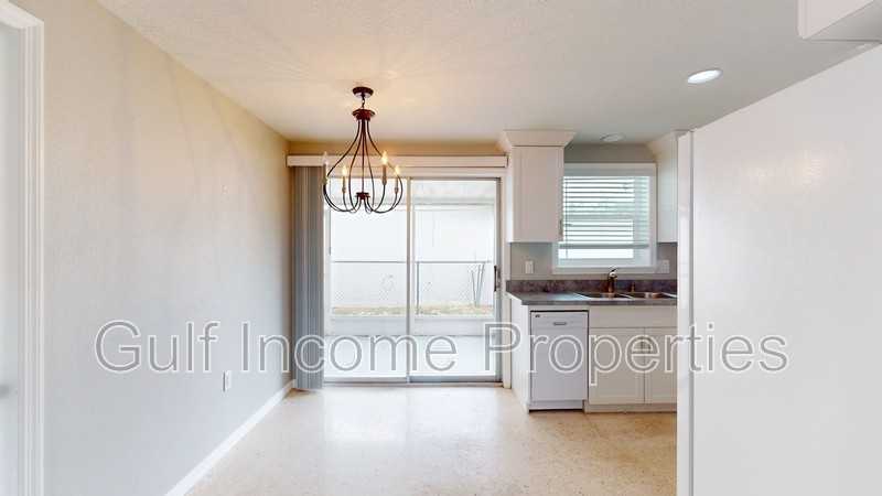 621 21st St W - Photo 6 of 18