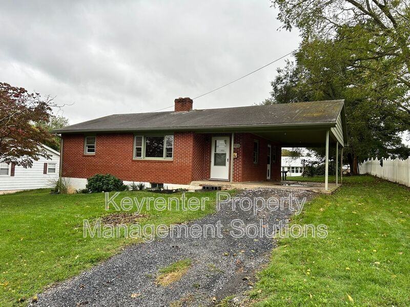 2212 3rd St - Photo 3 of 29