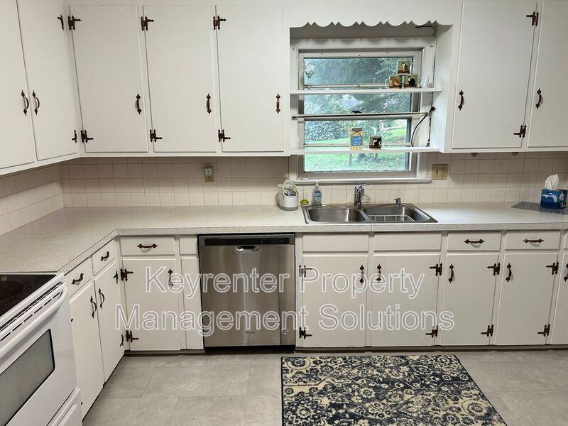 2212 3rd St - Photo 5 of 29