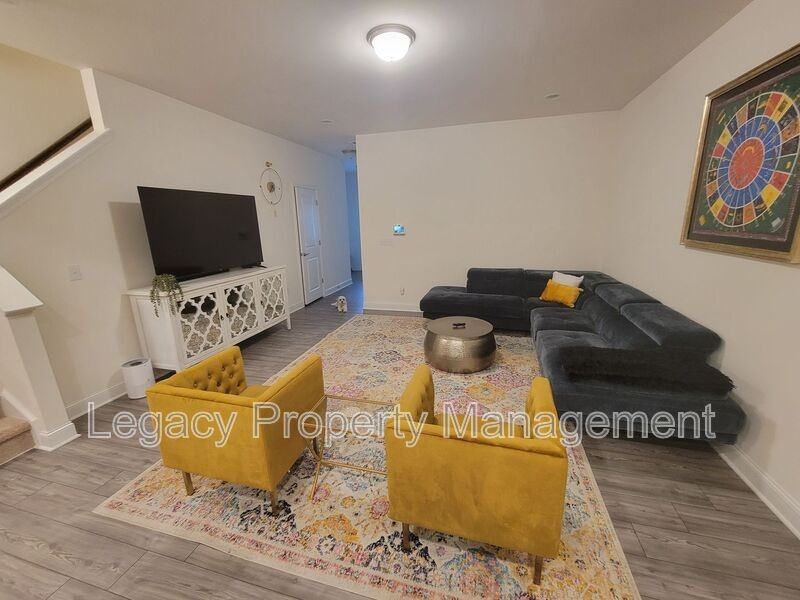 4317 Bethel Park Dr - Photo 2 of 13