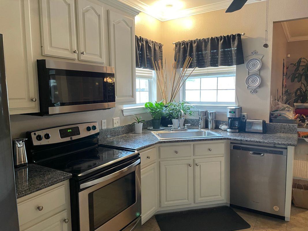 150 Kathie Dr - Photo 2 of 3