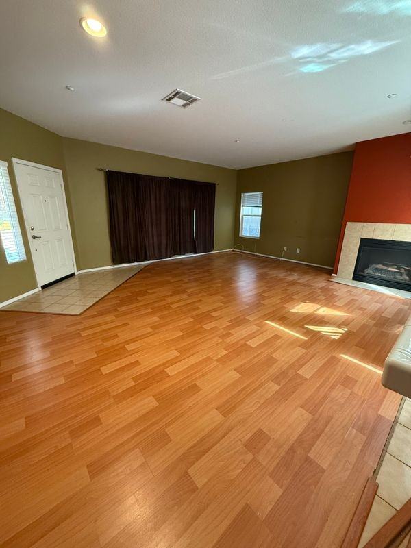 4959 Lindenwood Ln - Photo 2 of 15