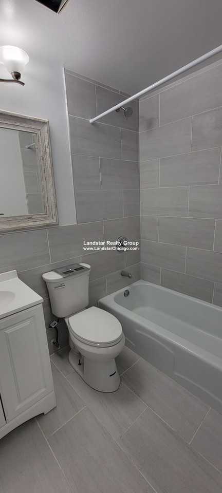 3825 N Pine Grove Ave #403 - Photo 3 of 7