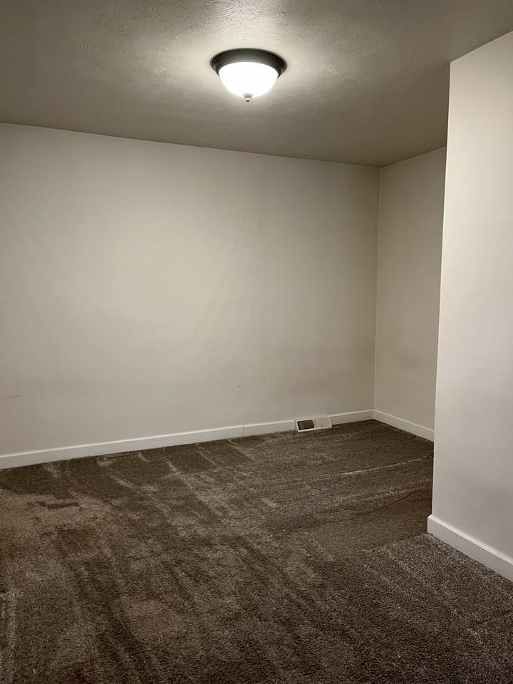 1809 3rd Ave N - Photo 4 of 4