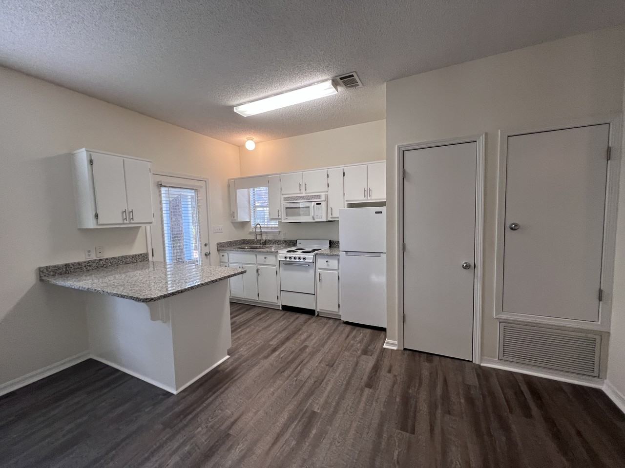 133 Kenai Cir #A - Photo 3 of 11