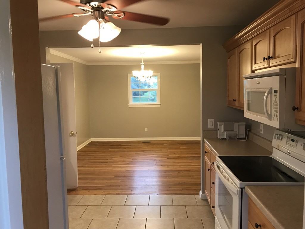 1601 Woodvale Dr Nw #NA - Photo 3 of 10