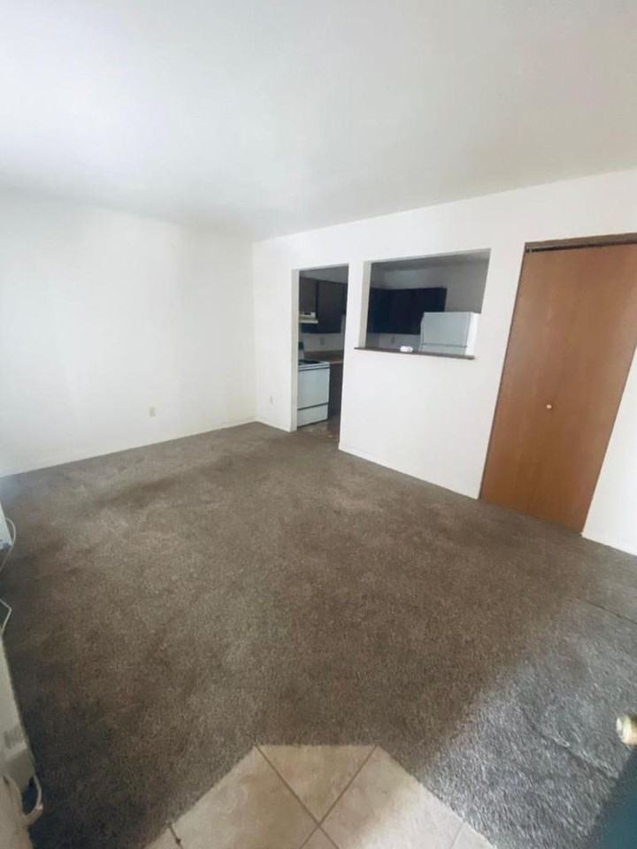 Doe Run Manor, LLC - Photo 3 of 10