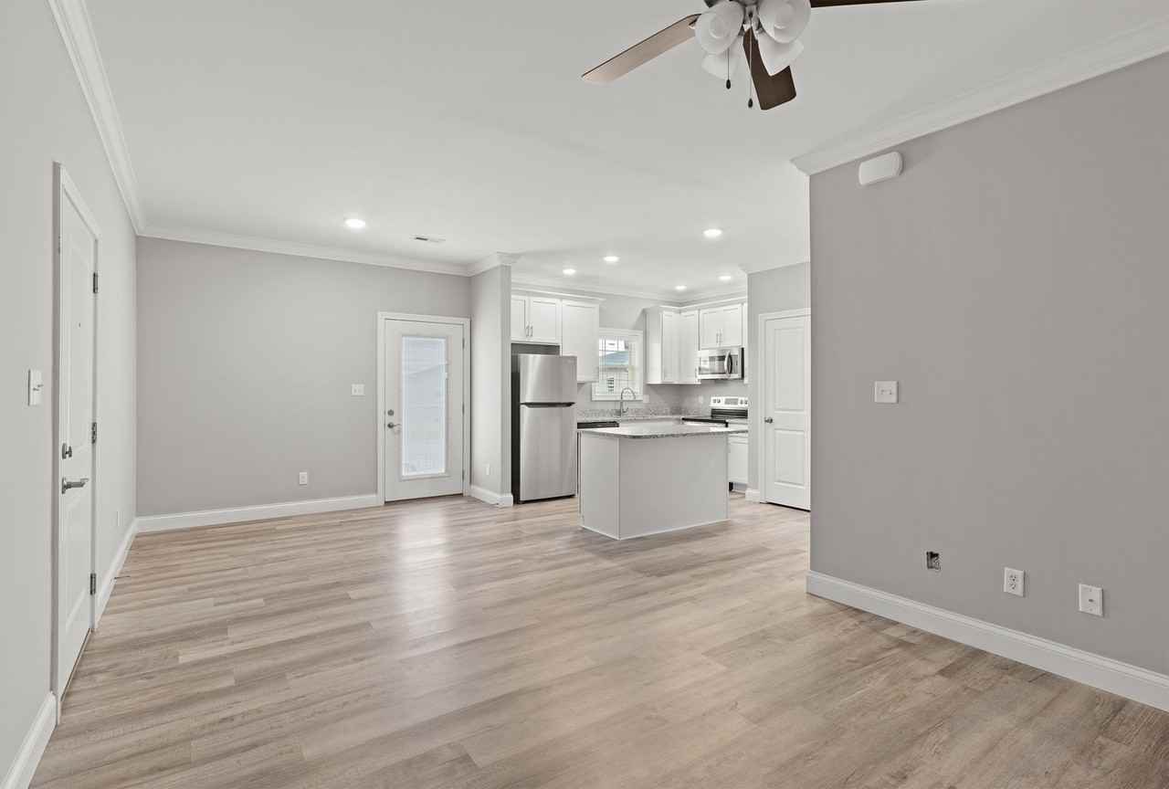 Keystone Commons/ 2154 - Photo 6 of 16