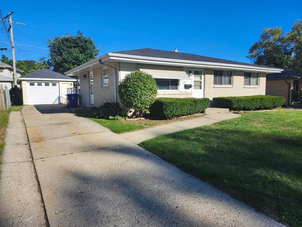 7841 10th Ave - Photo 2 of 26