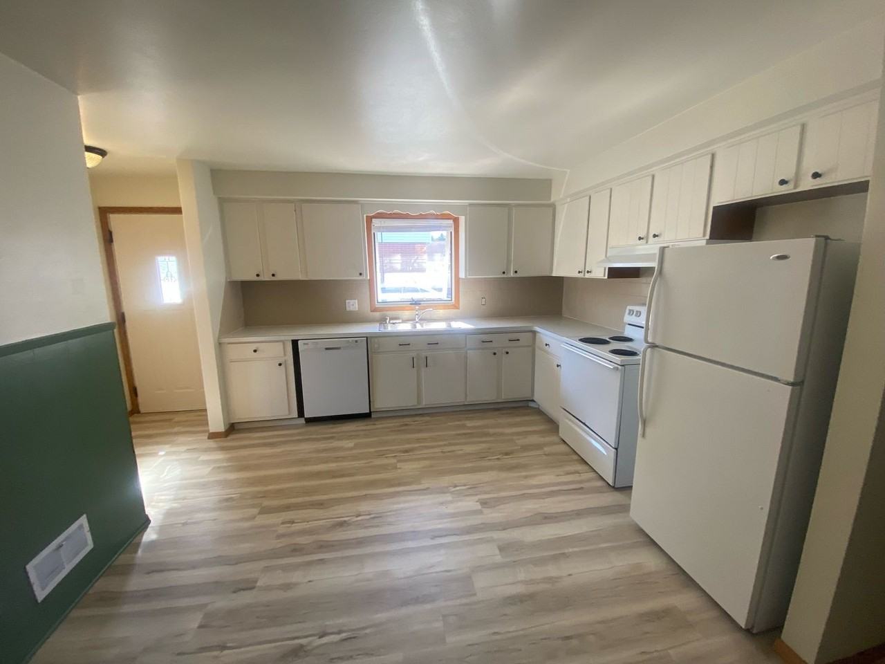 968 Grove St - Photo 2 of 12