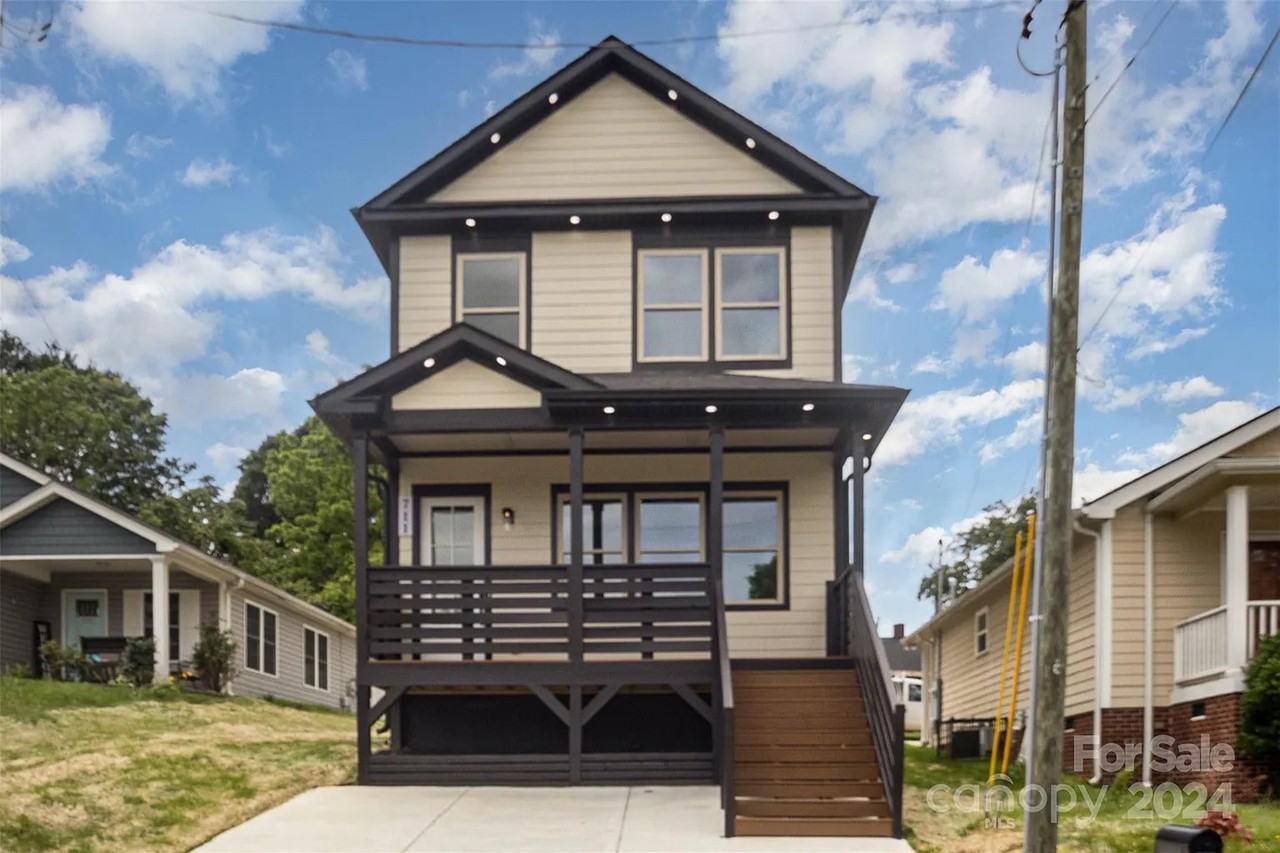 711 N Falls St - Photo 2 of 17