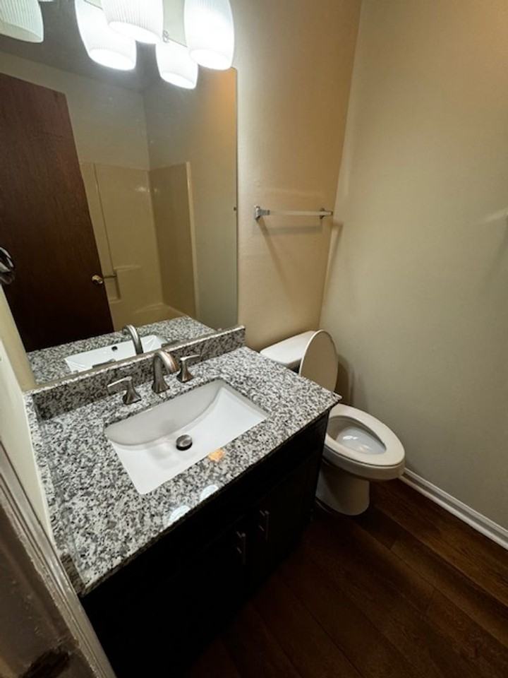 541 20th St Nw - Photo 7 of 12