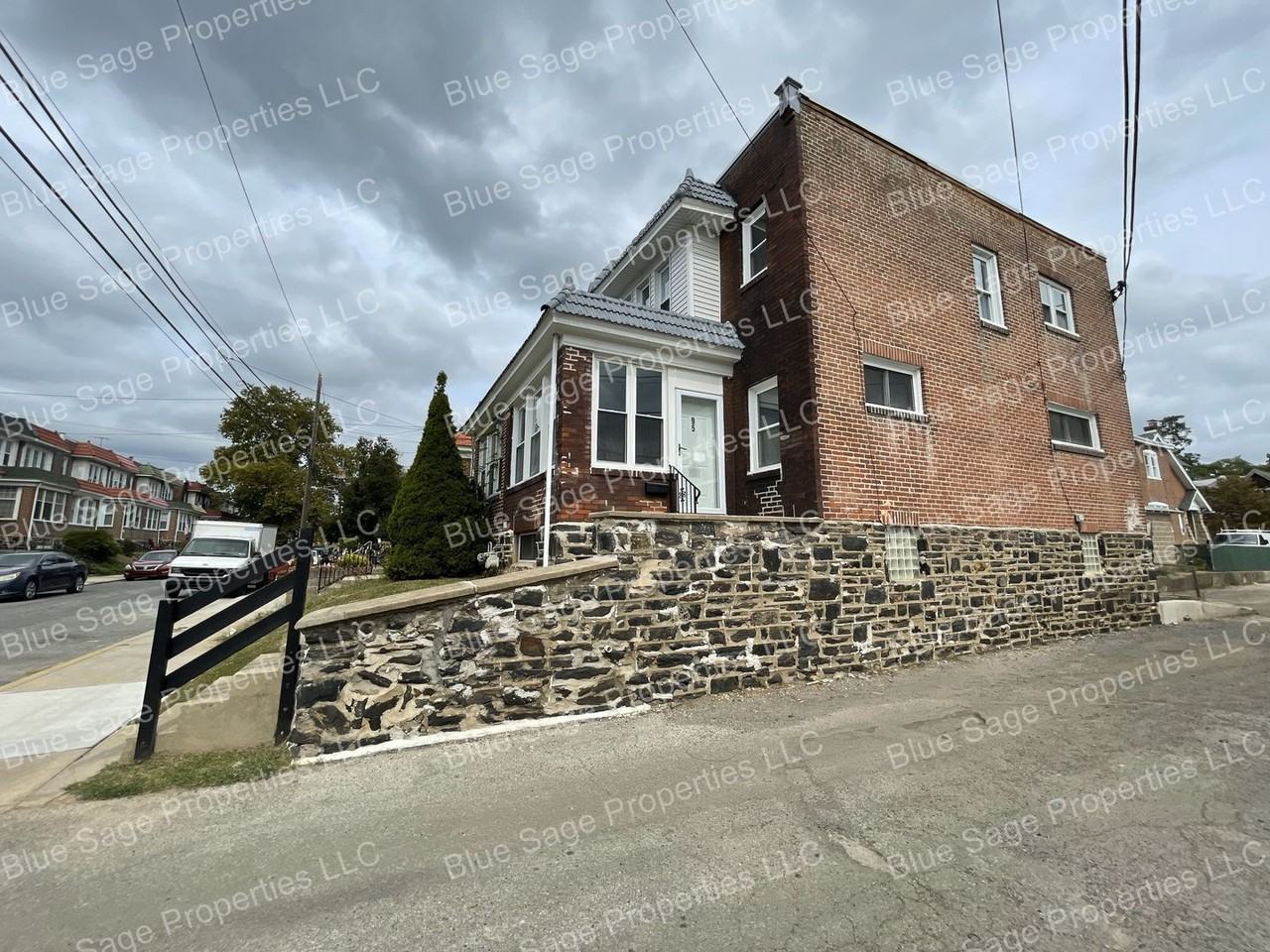 95 Barker Ave - Photo 2 of 23